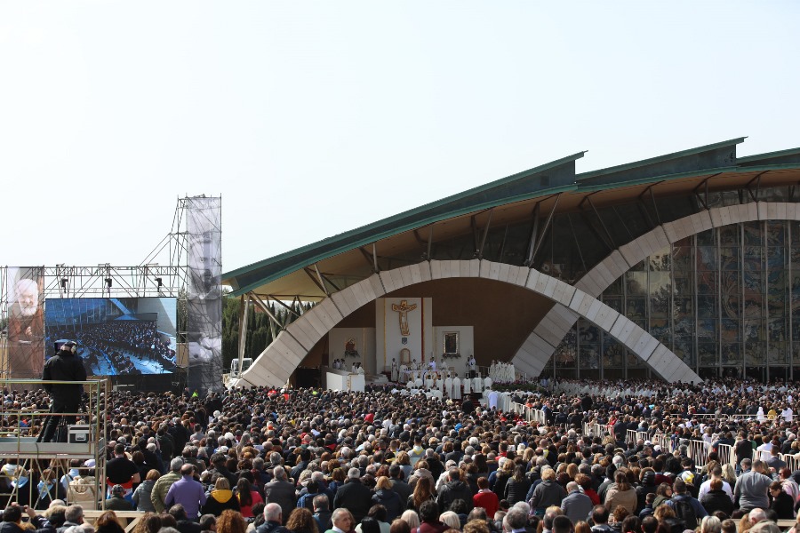 Papa Francesco a SG2